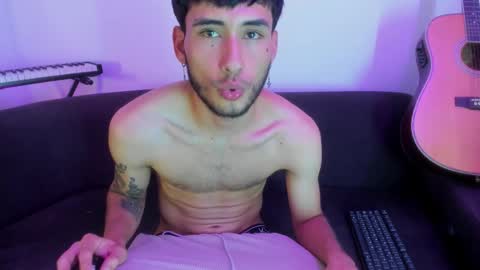 Snapshot of henrik_senn chatting on November 11, 2025, 12:21 am henrik_senn online show from November 11, 2025, 12:21 am