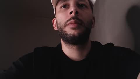 HenryAxe online show from November 10, 2025, 2:32 am