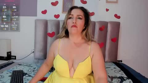 Snapshot of hera_godess chatting on February 14, 2025, 8:37 pm Hera godes online show from February 14, 2025, 8:37 pm