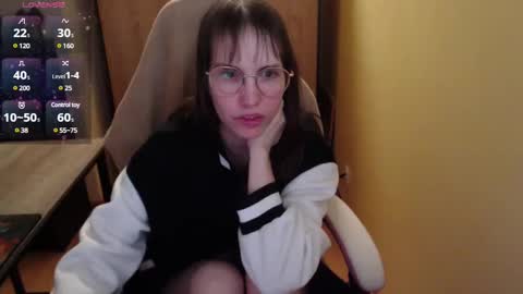 Snapshot of heraluna_ chatting on January 1, 2025, 10:46 pm HeraLuna  online show from January 1, 2025, 10:46 pm