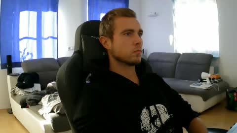 Snapshot of herbstenden chatting on November 6, 2025, 10:38 am John Pearl online show from November 6, 2025, 10:38 am