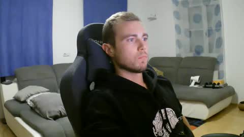 Snapshot of herbstenden chatting on December 17, 2025, 6:58 pm John Pearl online show from December 17, 2025, 6:58 pm