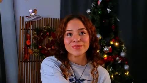 hercyqueen online show from December 3, 2025, 3:03 am