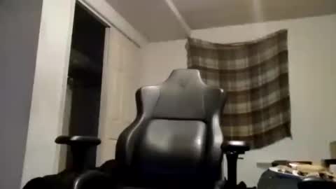 Snapshot of hereforbootyyy chatting on February 26, 2025, 7:42 am Hereforbootyyyy online show from February 26, 2025, 7:42 am