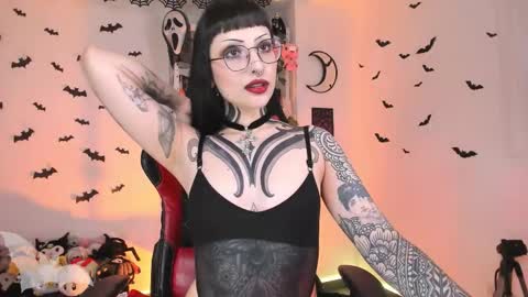 Snapshot of herinfernalmajesty chatting on October 7, 2025, 2:20 am  Marie  online show from October 7, 2025, 2:20 am