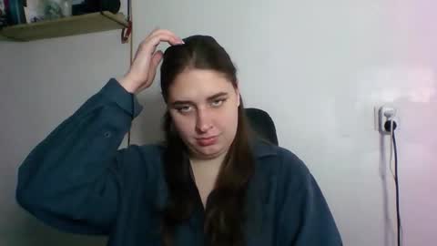 Snapshot of hess_luna_ chatting on October 27, 2025, 10:08 am hess_luna_ online show from October 27, 2025, 10:08 am