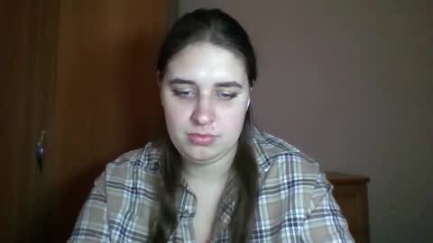 Snapshot of hess_luna_ chatting on October 28, 2025, 10:08 am hess_luna_ online show from October 28, 2025, 10:08 am