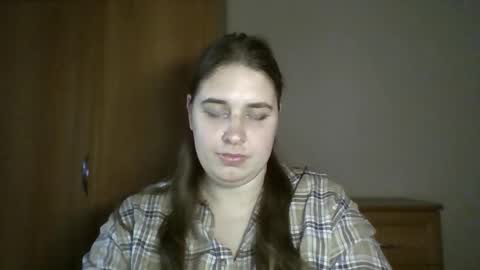 Snapshot of hess_luna_ chatting on October 29, 2025, 10:06 am hess_luna_ online show from October 29, 2025, 10:06 am