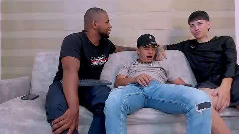 heteros men online show from February 24, 2025, 7:41 pm