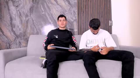 heteros men online show from February 25, 2025, 1:52 am