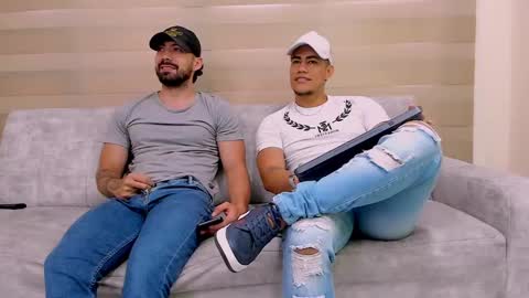 heteros men online show from March 1, 2025, 4:33 pm