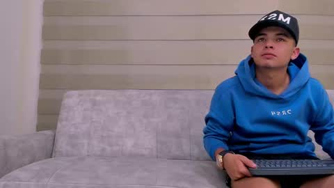 heteros men online show from March 6, 2025, 10:26 pm