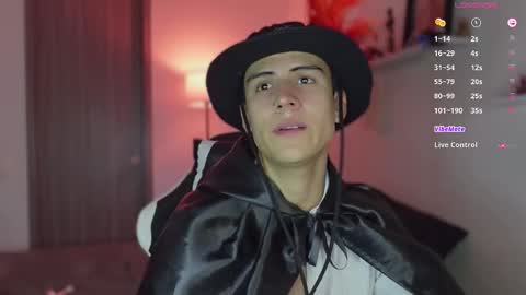 Snapshot of hey_cesard chatting on October 31, 2025, 11:28 pm hey_cesard online show from October 31, 2025, 11:28 pm