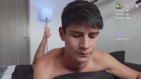 Snapshot of hey_cesard chatting on November 8, 2025, 5:34 pm hey_cesard online show from November 8, 2025, 5:34 pm