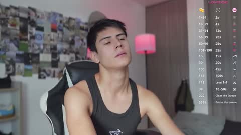 Snapshot of hey_cesard chatting on November 10, 2025, 4:17 pm hey_cesard online show from November 10, 2025, 4:17 pm