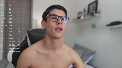 Snapshot of hey_cesard chatting on December 15, 2025, 3:38 pm hey_cesard online show from December 15, 2025, 3:38 pm