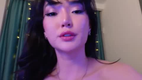 Snapshot of hey_herbal chatting on January 9, 2025, 6:04 pm Audrey online show from January 9, 2025, 6:04 pm