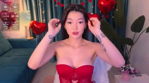 Snapshot of hey_herbal chatting on February 13, 2025, 2:31 pm Audrey online show from February 13, 2025, 2:31 pm