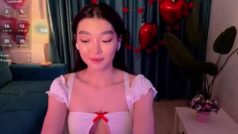 Snapshot of hey_herbal chatting on February 17, 2025, 1:21 pm Audrey online show from February 17, 2025, 1:21 pm