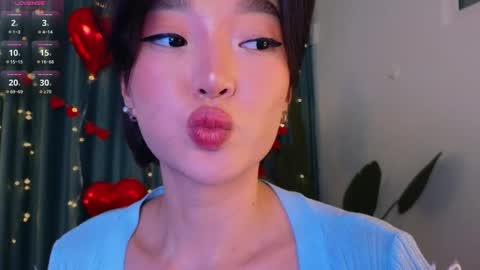 Snapshot of hey_herbal chatting on February 18, 2025, 3:21 pm Audrey online show from February 18, 2025, 3:21 pm