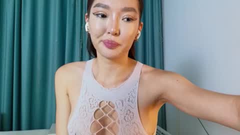 Snapshot of hey_herbal chatting on September 29, 2025, 3:06 pm Audrey online show from September 29, 2025, 3:06 pm
