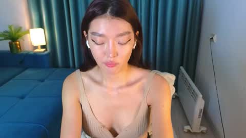 Snapshot of hey_herbal chatting on October 20, 2025, 2:28 pm Audrey online show from October 20, 2025, 2:28 pm