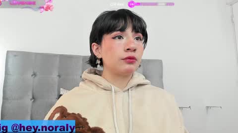 Noraly  online show from January 21, 2025, 1:11 pm