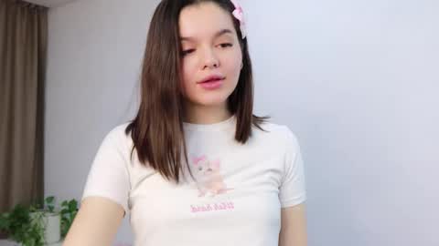 Laura online show from November 5, 2025, 8:36 am