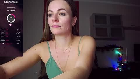 Snapshot of hi_bye_ chatting on January 26, 2025, 2:52 pm Lina online show from January 26, 2025, 2:52 pm