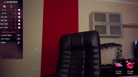 Snapshot of hi_bye_ chatting on February 13, 2025, 11:17 am Lina online show from February 13, 2025, 11:17 am