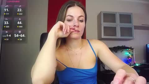 Snapshot of hi_bye_ chatting on February 28, 2025, 11:03 am Lina online show from February 28, 2025, 11:03 am