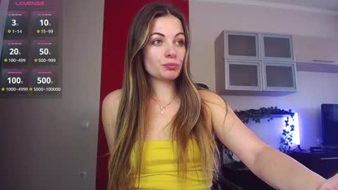 Snapshot of hi_bye_ chatting on March 10, 2025, 11:32 am Lina online show from March 10, 2025, 11:32 am