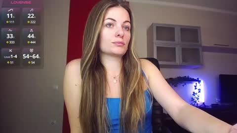 Snapshot of hi_bye_ chatting on March 12, 2025, 5:07 pm Lina online show from March 12, 2025, 5:07 pm