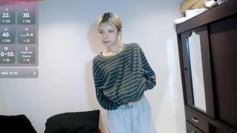 Snapshot of hi_scarlett chatting on December 23, 2024, 9:49 am hi_scarlett online show from December 23, 2024, 9:49 am