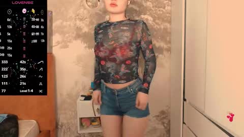 Snapshot of hiaru_cutie chatting on October 19, 2025, 5:52 am Hiaru online show from October 19, 2025, 5:52 am