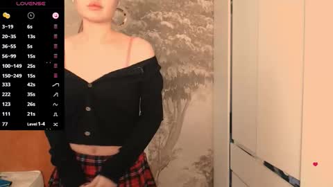 Snapshot of hiaru_cutie chatting on November 5, 2025, 5:29 am Hiaru online show from November 5, 2025, 5:29 am