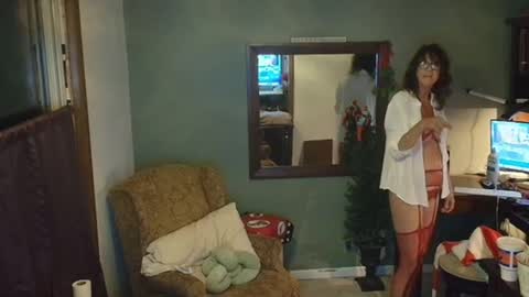 Snapshot of hidden_gold_milf chatting on November 30, 2025, 7:34 am hidden_gold_milf online show from November 30, 2025, 7:34 am