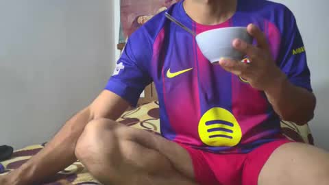 hideonbush online show from November 9, 2025, 2:32 am