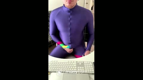 Snapshot of higher_lycra chatting on January 19, 2025, 10:39 pm higher_lycra online show from January 19, 2025, 10:39 pm