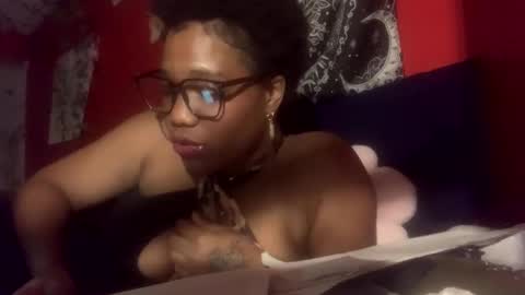 hiimz3 online show from September 28, 2025, 8:36 pm