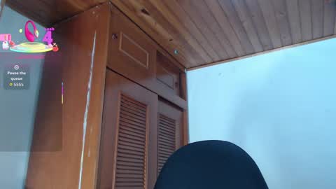 hilaril18 online show from November 20, 2025, 12:33 am