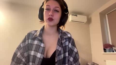 Hi Im Elizabeth online show from October 5, 2025, 8:56 am