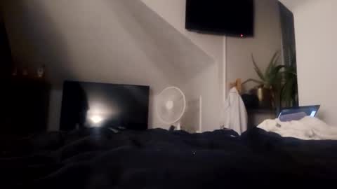 Control my toys on your phone online show from September 24, 2025, 2:04 am