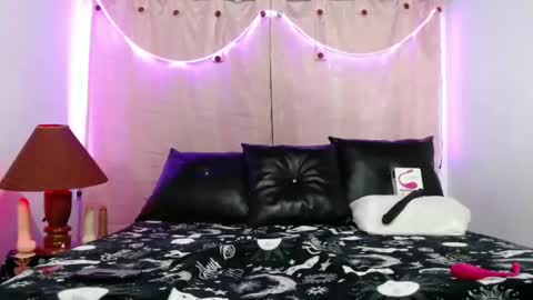 Snapshot of hinasha chatting on February 11, 2025, 10:07 pm Angel online show from February 11, 2025, 10:07 pm