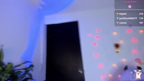 hinata online show from December 16, 2024, 11:39 pm