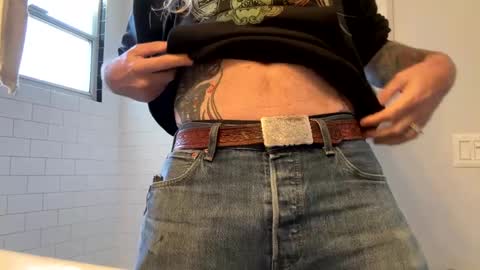 Snapshot of hippybiker chatting on January 19, 2025, 6:32 pm hippybiker online show from January 19, 2025, 6:32 pm