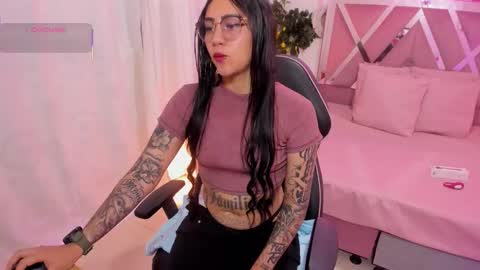 Snapshot of hisis_tay chatting on October 11, 2025, 11:42 am hisis online show from October 11, 2025, 11:42 am