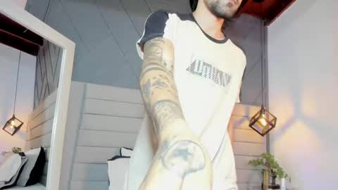 Hisoka online show from October 3, 2025, 7:55 pm