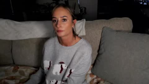 Holi Hurricane online show from December 20, 2024, 4:20 am