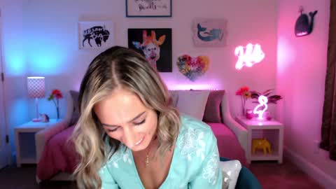 Holi Hurricane online show from January 28, 2025, 3:47 am